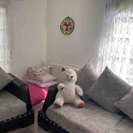 Tuzlada Ferah Alani Havuz,bahce Ve Tuem Rahatliklar Kisiye Oezel Alan * Istanboel