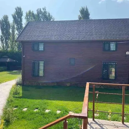 别墅 Tuzlada Ferah Alani Havuz,bahce Ve Tuem Rahatliklar Kisiye Oezel Alan