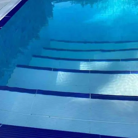 别墅 Tuzlada Ferah Alani Havuz,bahce Ve Tuem Rahatliklar Kisiye Oezel Alan 伊斯坦布尔