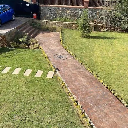 Tuzlada Ferah Alani Havuz,bahce Ve Tuem Rahatliklar Kisiye Oezel Alan *