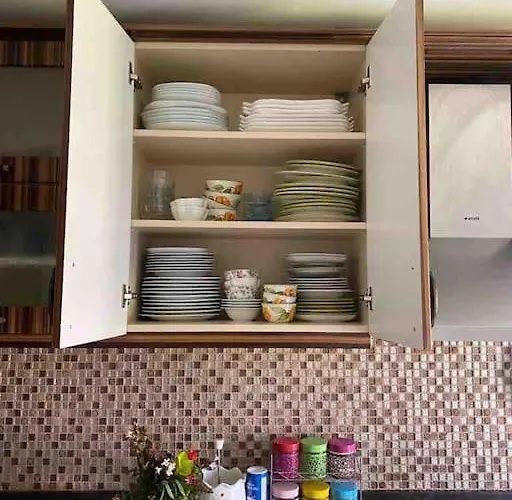 Tuzlada Ferah Alani Havuz,bahce Ve Tuem Rahatliklar Kisiye Oezel Alan Villa Istanbul