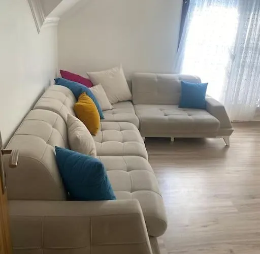 Tuzlada Ferah Alani Havuz,bahce Ve Tuem Rahatliklar Kisiye Oezel Alan