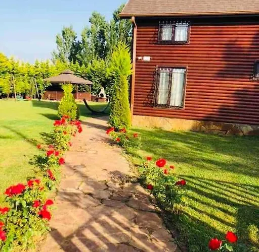 Tuzlada Ferah Alani Havuz,bahce Ve Tuem Rahatliklar Kisiye Oezel Alan Villa *