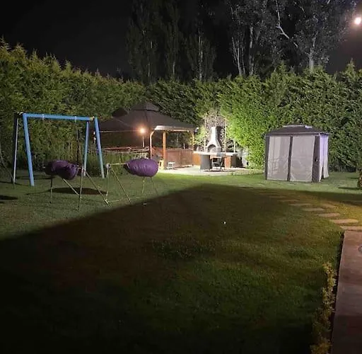 Villa Tuzlada Ferah Alani Havuz,bahce Ve Tuem Rahatliklar Kisiye Oezel Alan *