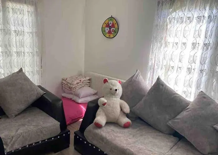 Tuzlada Ferah Alani Havuz,bahce Ve Tuem Rahatliklar Kisiye Oezel Alan * Istanbul