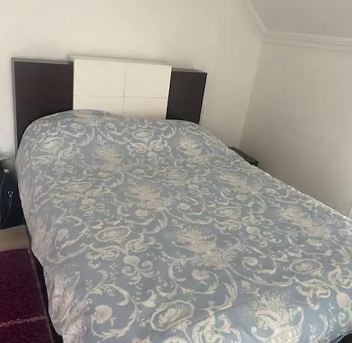 Villa Tuzlada Ferah Alani Havuz,bahce Ve Tuem Rahatliklar Kisiye Oezel Alan *