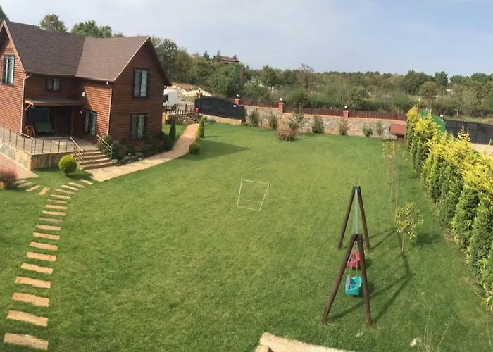 Tuzlada Ferah Alani Havuz,bahce Ve Tuem Rahatliklar Kisiye Oezel Alan Villa Istanbul